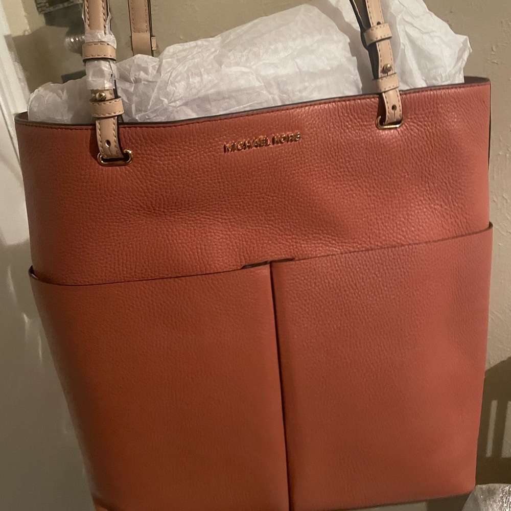 **BRAND NEW** Michael Kors purse